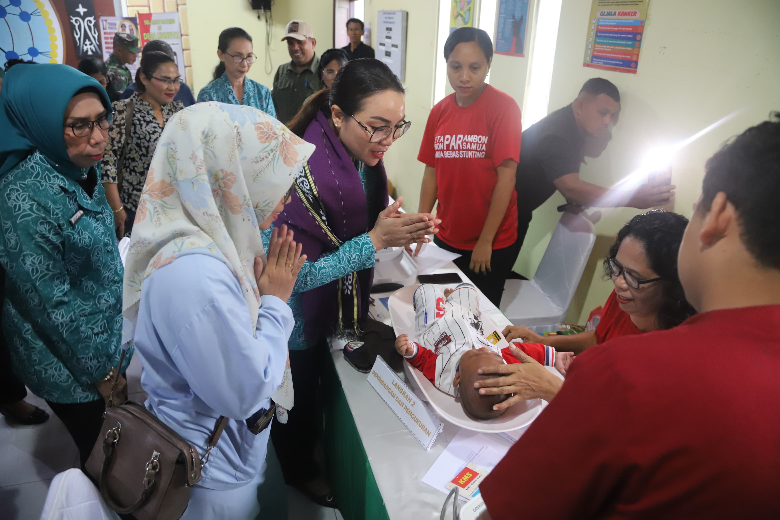 Kunjungan Ketua TP-PKK Kota Ambon, Ny. Lisa  Wattimen ke Posyandu Sumber Kasih